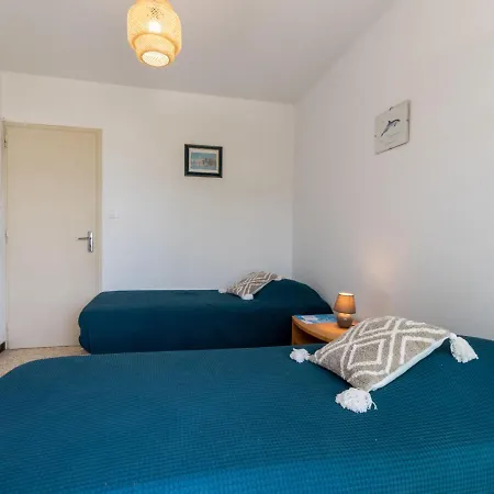 Appartement La De La Mer-1 By Interhome